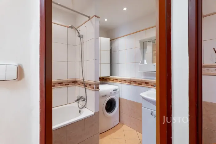 Pronájem bytu 3+kk, Praha - Petrovice, Rezlerova, 63 m2