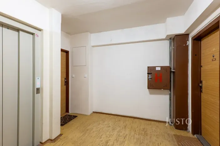 Pronájem bytu 3+kk, Praha - Petrovice, Rezlerova, 63 m2