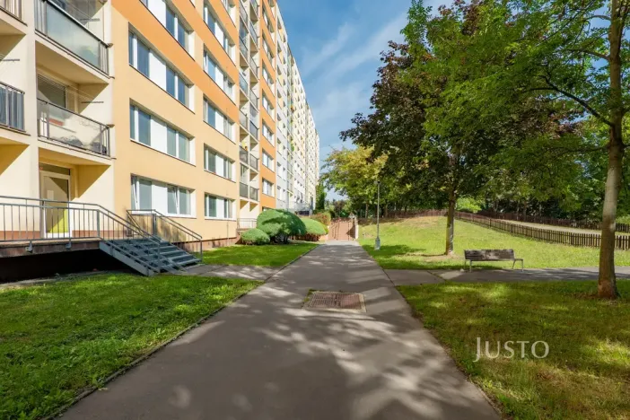 Pronájem bytu 3+kk, Praha - Petrovice, Rezlerova, 63 m2