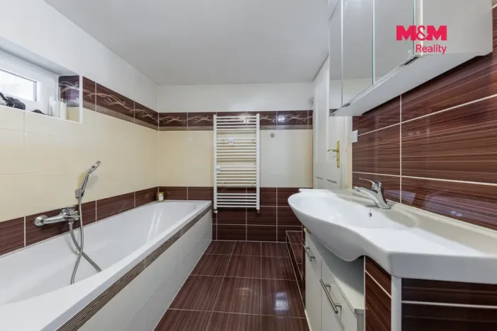 Prodej činžovního domu, Karlovy Vary - Stará Role, Svobodova, 100 m2
