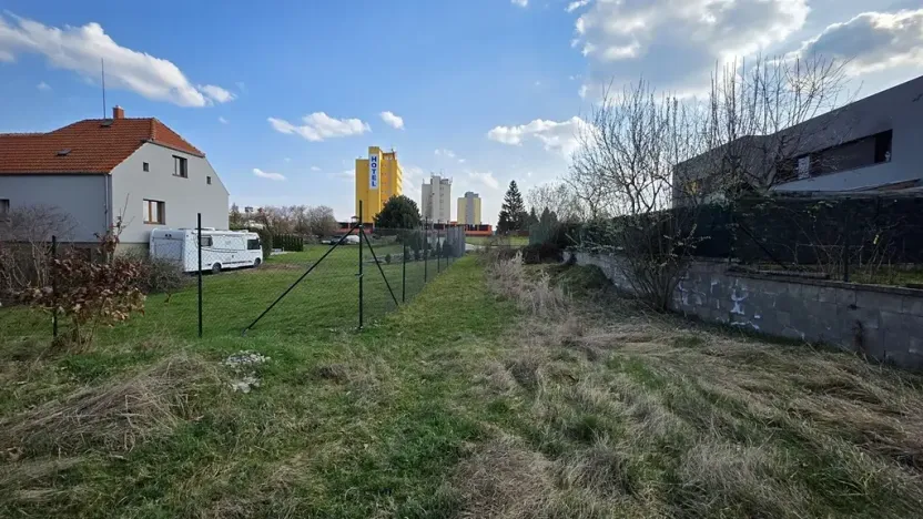 Dražba pozemku, Praha - Ďáblice, Červenomlýnská, 3900 m2