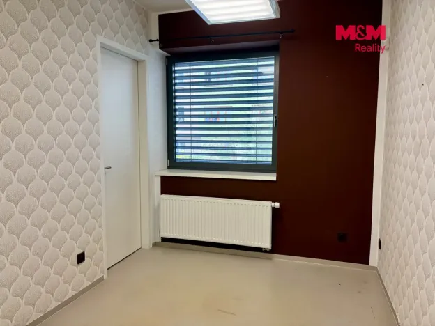 Pronájem obchodního prostoru, Pardubice - Zelené Předměstí, Jiráskova, 10 m2