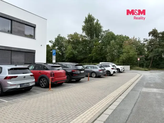 Pronájem obchodního prostoru, Pardubice - Zelené Předměstí, Jiráskova, 10 m2