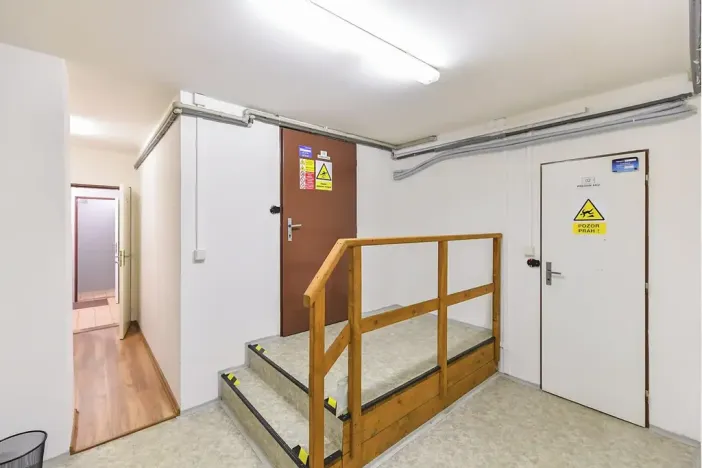 Prodej skladu, Praha - Horní Počernice, Komárovská, 210 m2