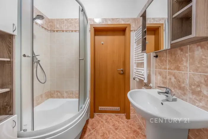 Pronájem bytu 1+kk, Praha - Kyje, Sicherova, 33 m2