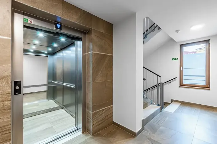 Pronájem bytu 1+kk, Praha - Vysočany, Bassova, 34 m2