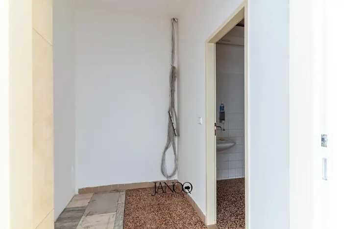 Pronájem kanceláře, Bílovice nad Svitavou, 87 m2