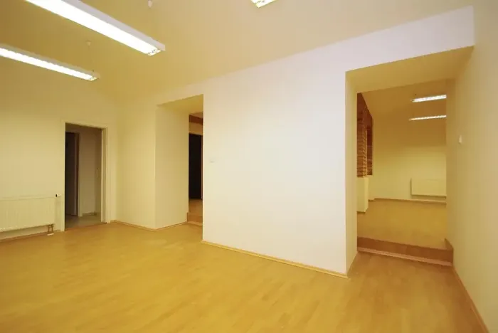 Pronájem obchodního prostoru, Praha - Vinohrady, Mánesova, 135 m2