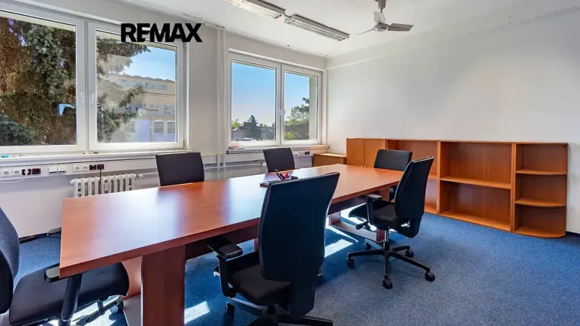 Pronájem kanceláře, Česká Lípa, Děčínská, 350 m2