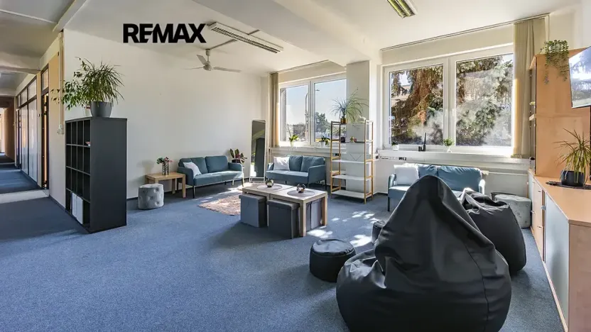 Pronájem kanceláře, Česká Lípa, Děčínská, 350 m2