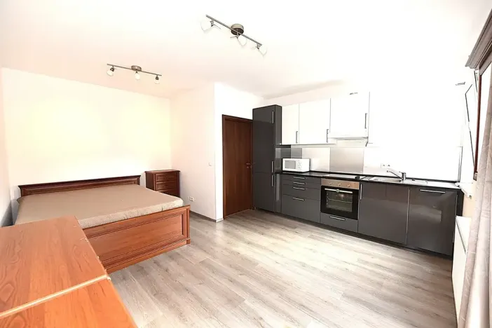 Pronájem bytu 1+kk, Kladno, Generála Selnera, 37 m2