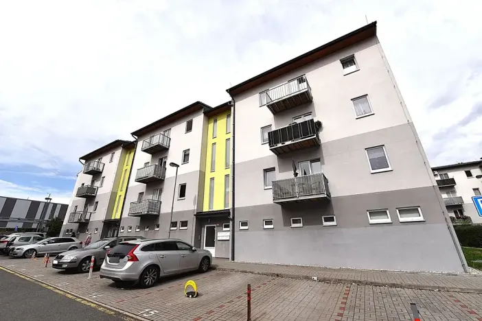 Pronájem bytu 1+kk, Kladno, Generála Selnera, 37 m2