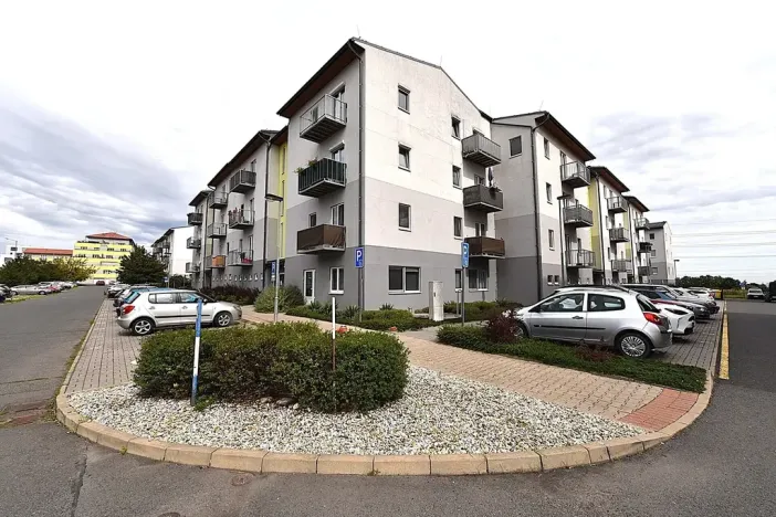 Pronájem bytu 1+kk, Kladno, Generála Selnera, 37 m2