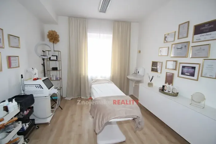 Pronájem komerční nemovitosti, Znojmo, Tovární, 18 m2