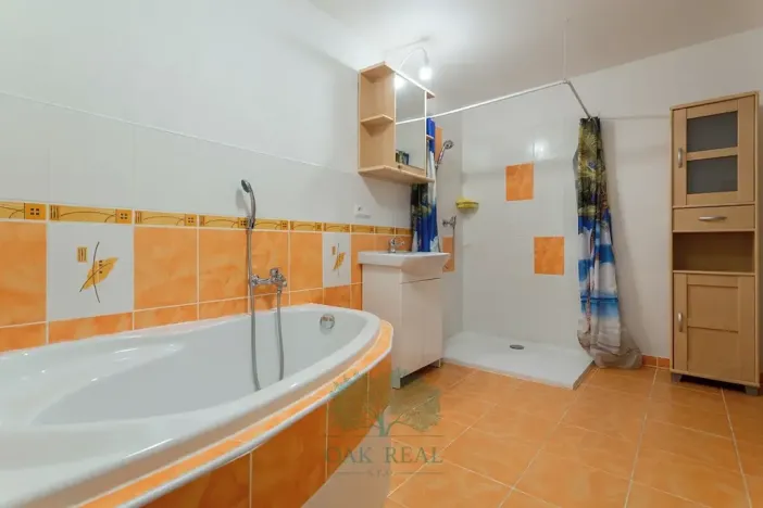 Prodej výrobních prostor, Skomelno, 284 m2