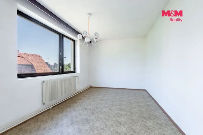 Prodej rodinného domu, Chvaletice, Budovatelů, 180 m2