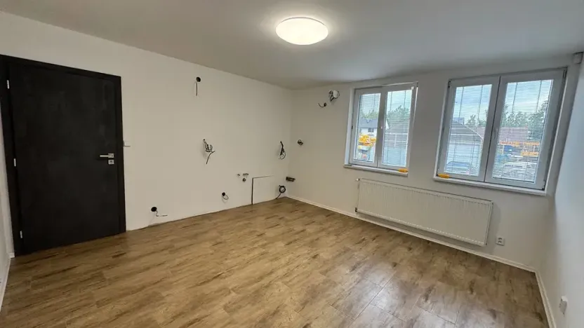 Pronájem obchodního prostoru, Liberec, Uralská, 270 m2