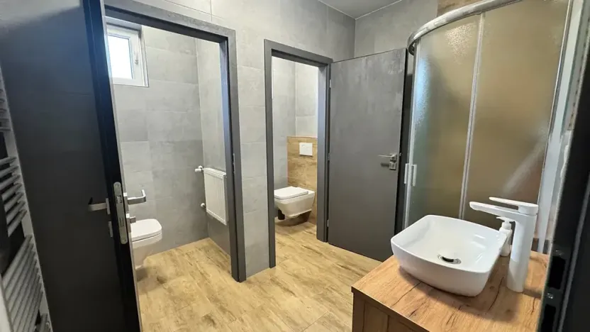 Pronájem obchodního prostoru, Liberec, Uralská, 270 m2