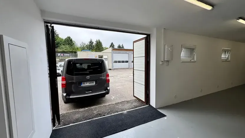 Pronájem obchodního prostoru, Liberec, Uralská, 270 m2