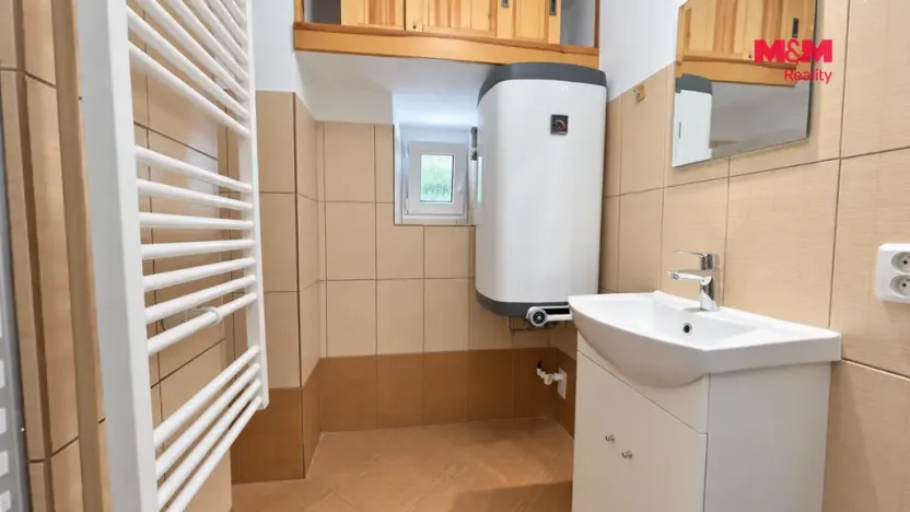 Pronájem bytu 2+kk, Brloh, 34 m2