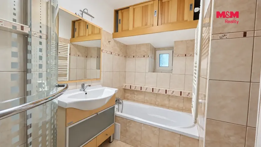 Pronájem bytu 2+kk, Brloh, 46 m2
