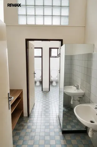 Pronájem obchodního prostoru, Hradec Králové, Gočárova třída, 865 m2