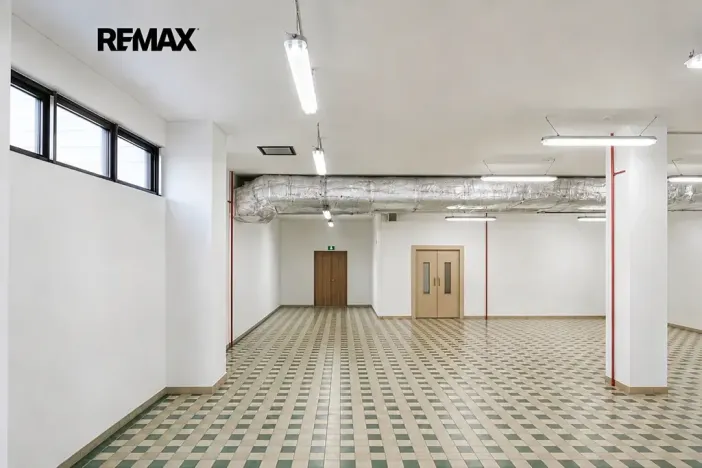 Pronájem obchodního prostoru, Hradec Králové, Gočárova třída, 865 m2