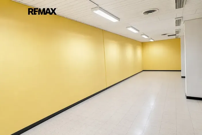 Pronájem obchodního prostoru, Hradec Králové, Gočárova třída, 865 m2