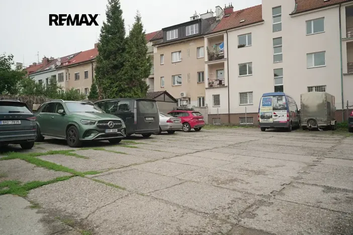 Pronájem obchodního prostoru, Hradec Králové, Gočárova třída, 865 m2