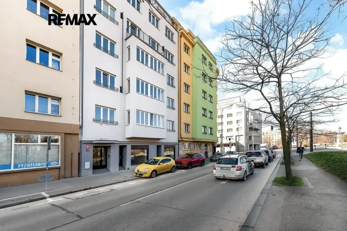 Pronájem bytu 1+kk, Praha - Libeň, náměstí Dr. Václava Holého, 27 m2