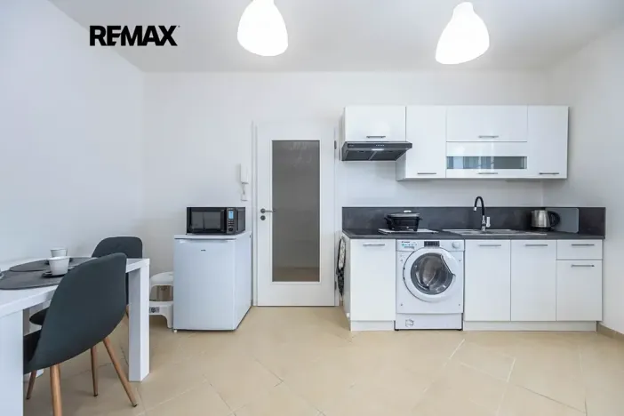 Pronájem bytu 1+kk, Praha - Stodůlky, Smíchovská, 24 m2