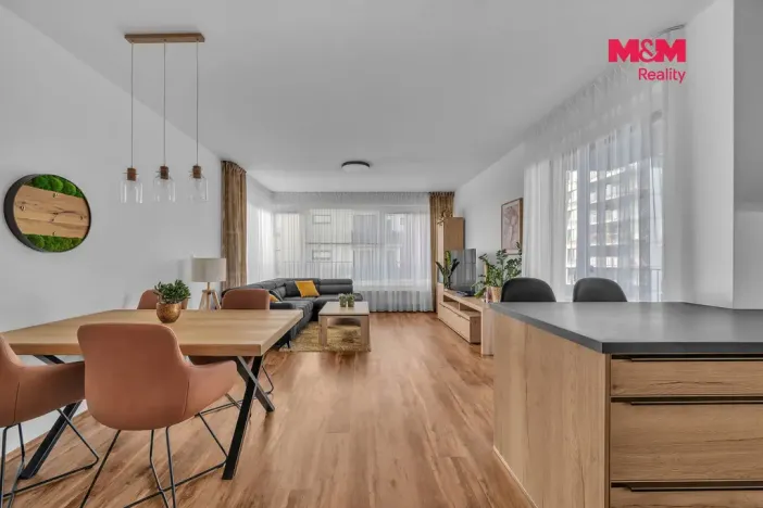 Pronájem bytu 2+kk, Pardubice - Zelené Předměstí, Pod Vinicí, 58 m2