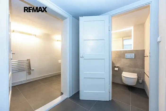 Pronájem kanceláře, Praha - Smíchov, U smíchovského hřbitova, 53 m2