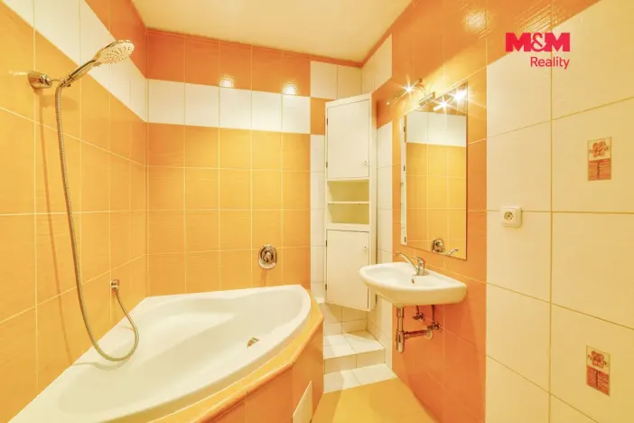 Pronájem bytu 2+1, Mariánské Lázně, Hlavní třída, 64 m2