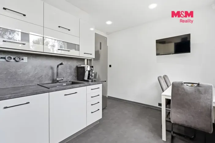 Prodej bytu 3+1, Jablonec nad Nisou - Mšeno nad Nisou, Mechová, 72 m2