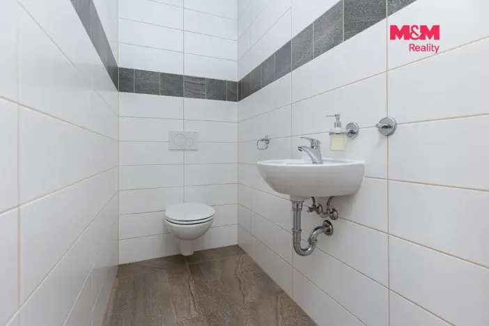 Prodej činžovního domu, Dříteč, 244 m2
