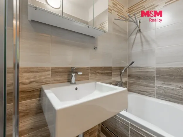Prodej bytu 4+kk, Malý Újezd - Vavřineč, 73 m2