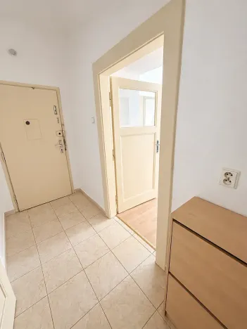 Pronájem bytu 1+kk, Praha - Vršovice, K louži, 32 m2
