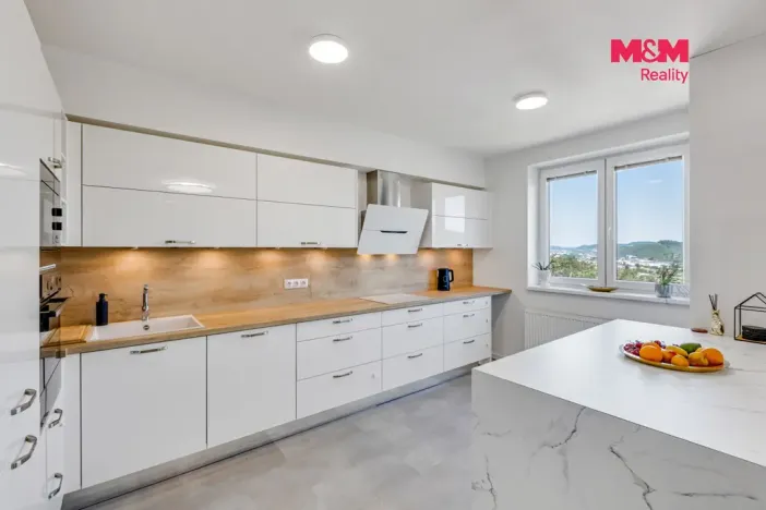Prodej bytu 4+kk, Králův Dvůr - Levín, Na Lucberku, 141 m2
