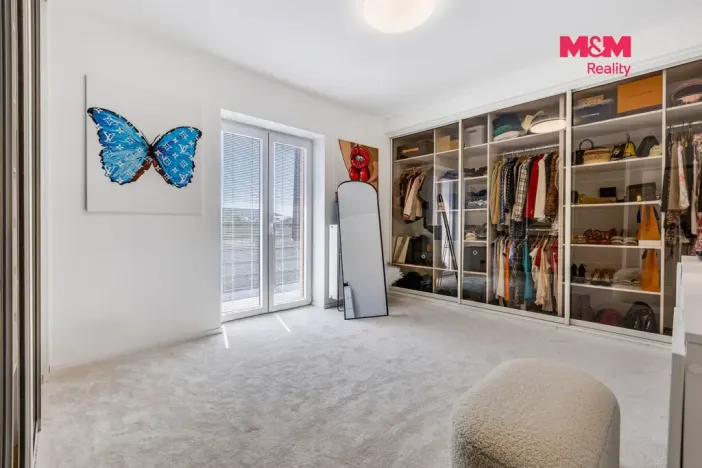 Prodej bytu 4+kk, Králův Dvůr - Levín, Na Lucberku, 141 m2