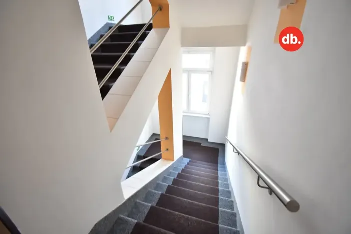Pronájem kanceláře, Karlovy Vary, Bělehradská, 112 m2