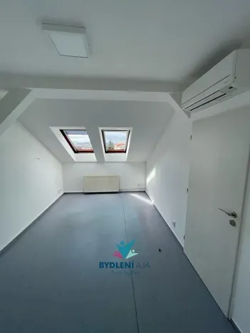 Pronájem bytu 2+kk, Teplice, Zemská, 47 m2