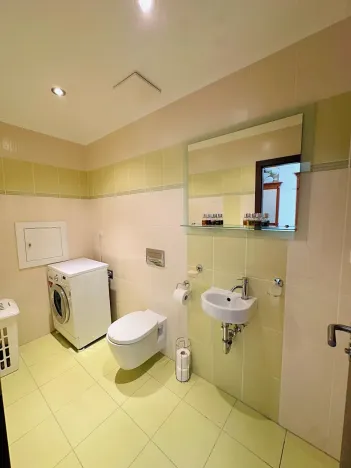 Prodej bytu 3+kk, Karlovy Vary, Pražská silnice, 102 m2