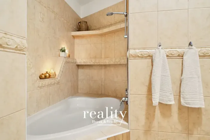 Prodej bytu 3+kk, Šumná, 88 m2