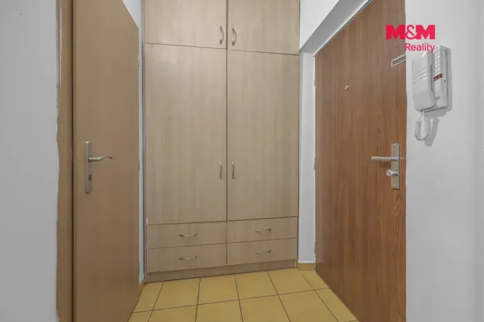 Pronájem bytu 1+kk, Hradec Králové - Slezské Předměstí, Gagarinova, 31 m2