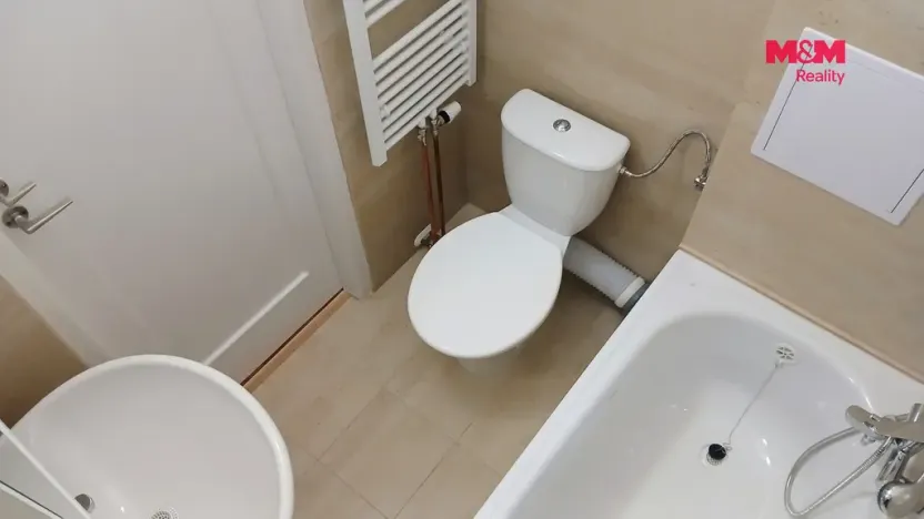Pronájem bytu 1+kk, Praha - Holešovice, Bubenská, 21 m2