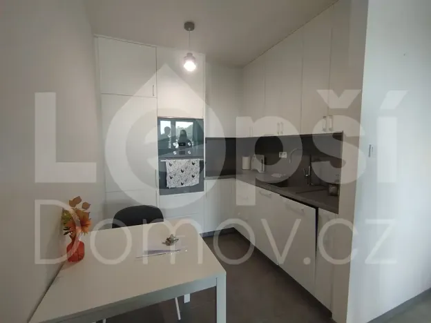 Prodej bytu 2+kk, Praha - Karlín, U Sluncové, 50 m2