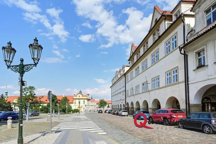 Pronájem kanceláře, Praha - Hradčany, Loretánské náměstí, 28 m2