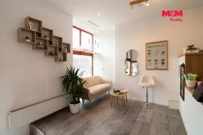 Pronájem obchodního prostoru, Karlovy Vary, Varšavská, 65 m2