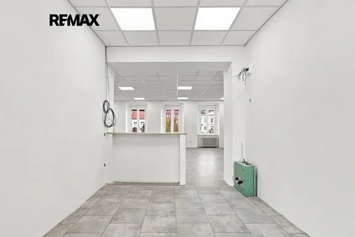Pronájem obchodního prostoru, Přeštice, Masarykovo nám., 171 m2